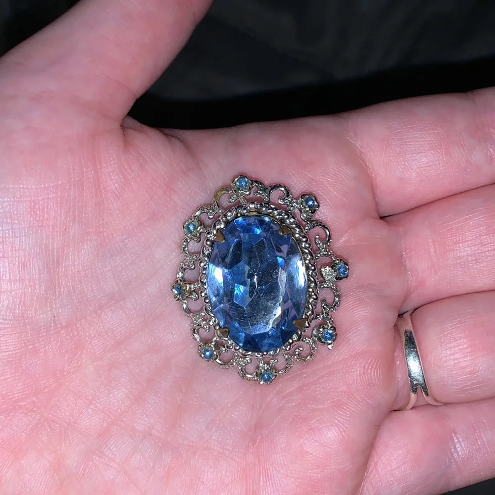 Brooch - Picture 2 of 3
